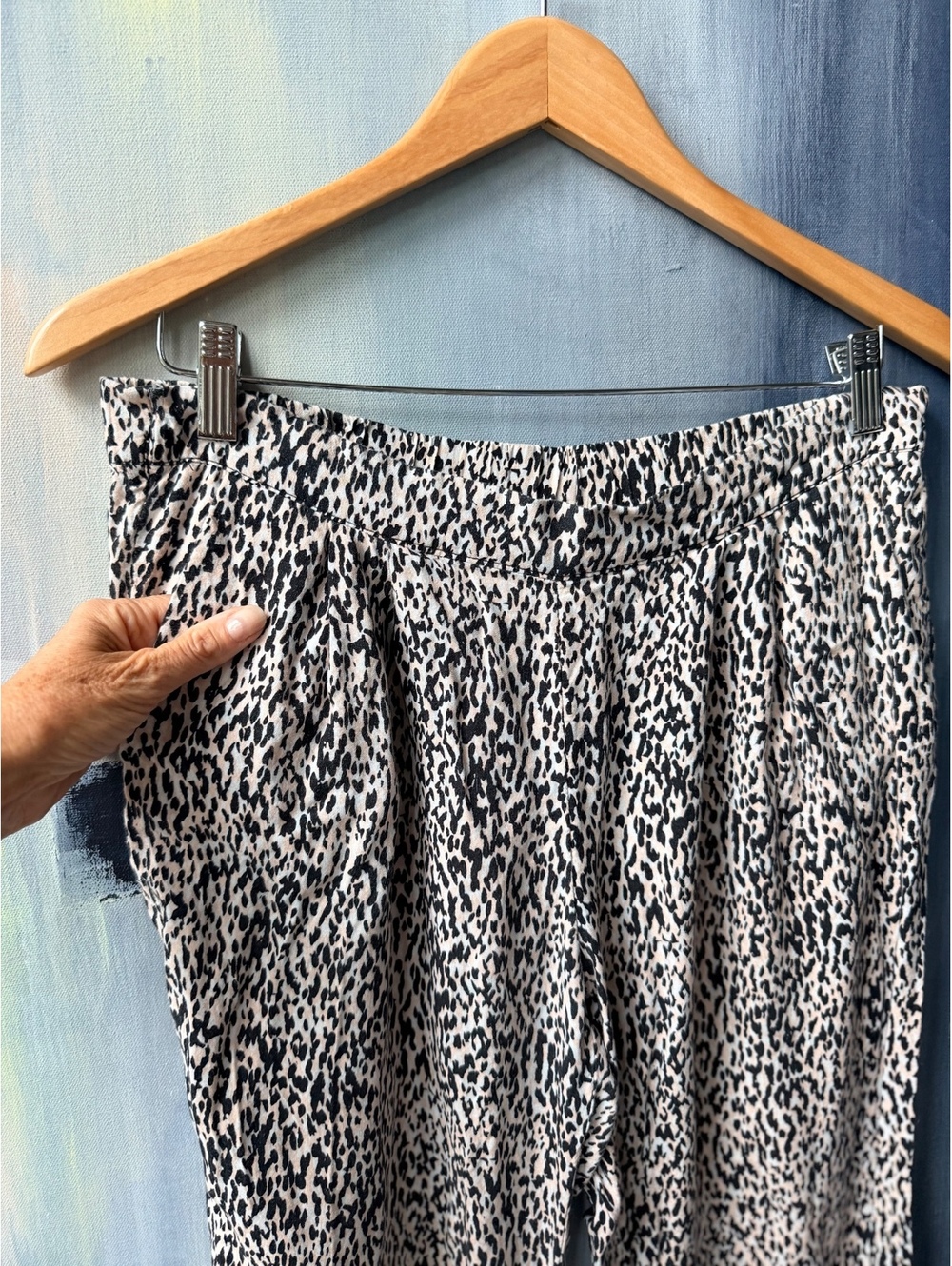 H&M Animal Print Viscose Pull On Pants Women's US 4 - Picture 2 of 9